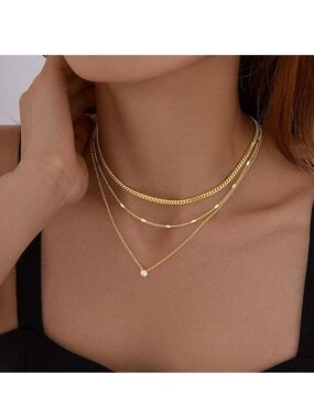 Macy's 18 carat gold plated necklace